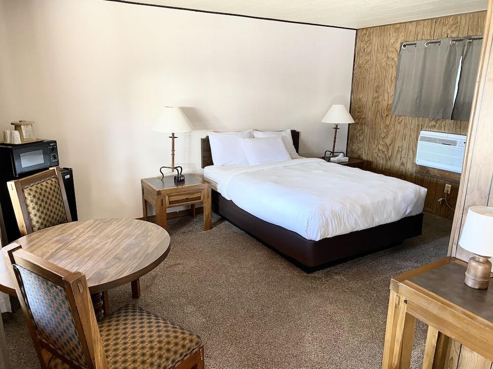 Reed's Lodge photo 13
