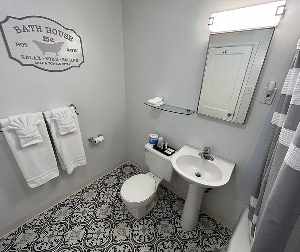 Cascade Motel photo 37