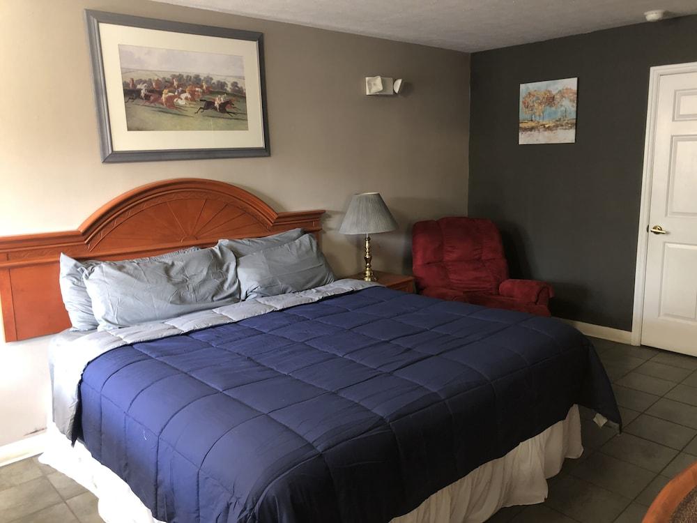 The Tompkinsville Inn photo 23