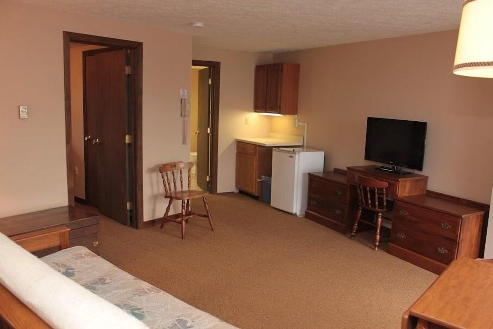 The Villager Motel photo 16