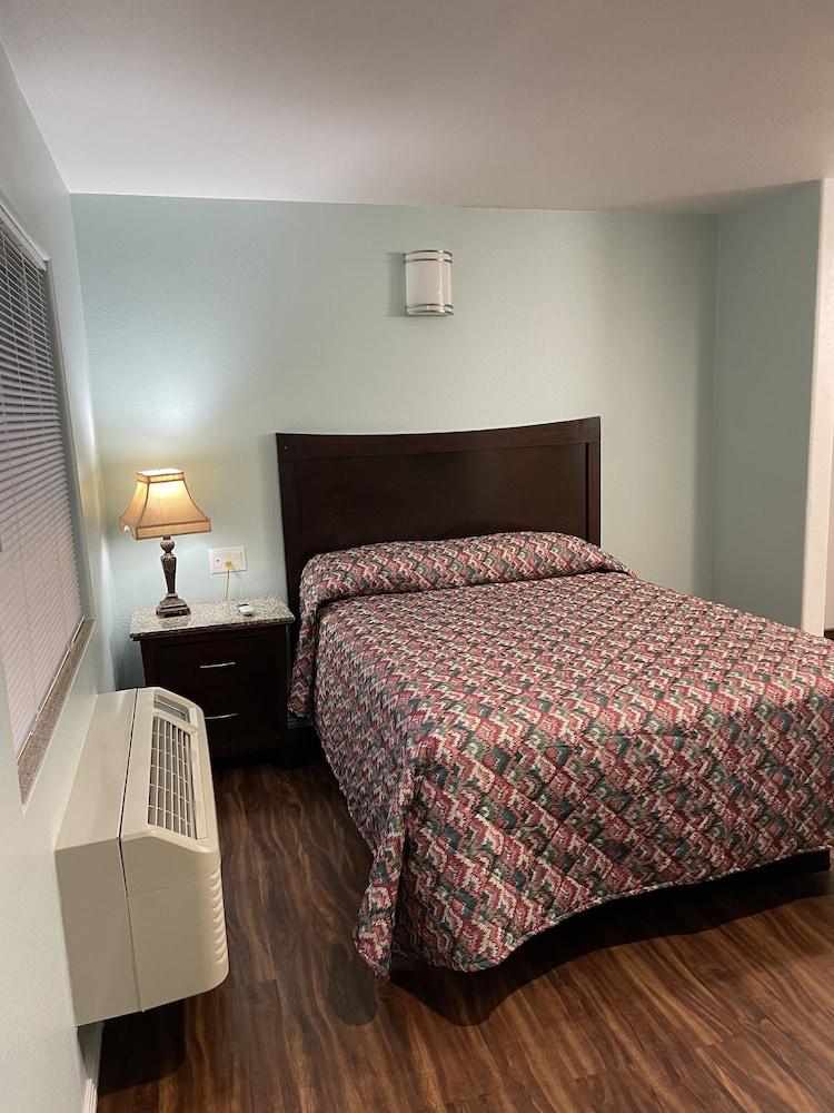 Coast Inn photo 4