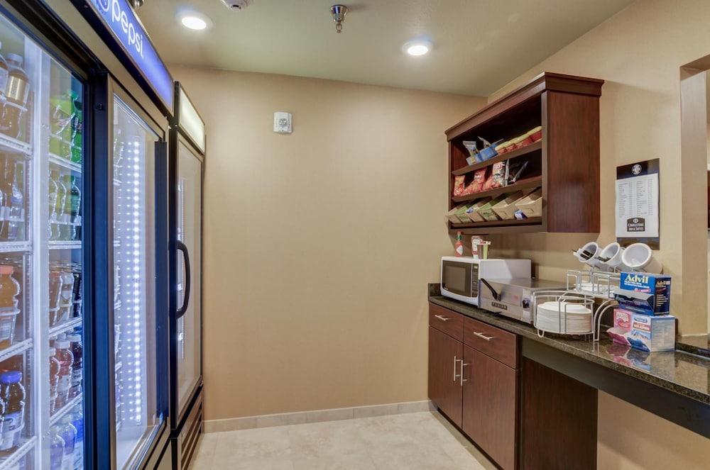 Cobblestone Inn & Suites - Altamont photo 9