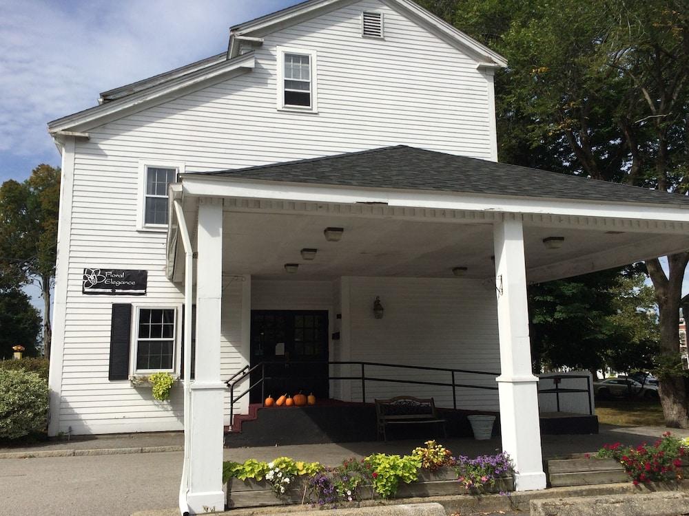 Hunters Grille and Tap at The Grafton Inn photo 10