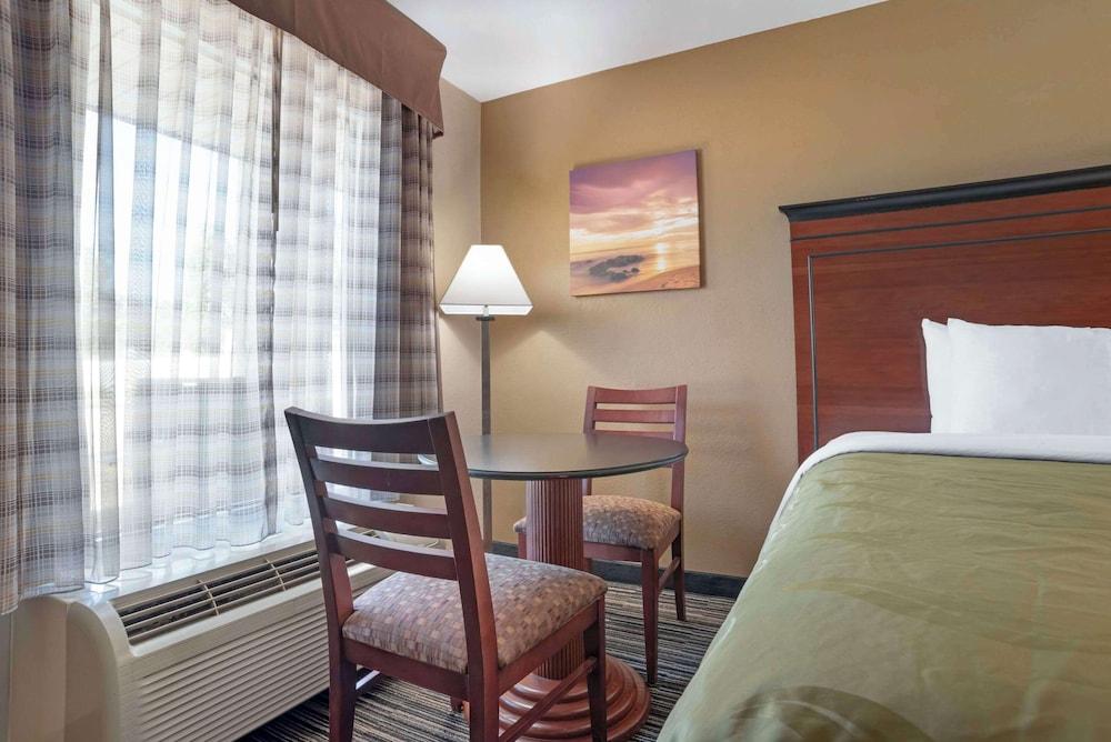 Quality Inn Brookhaven photo 46