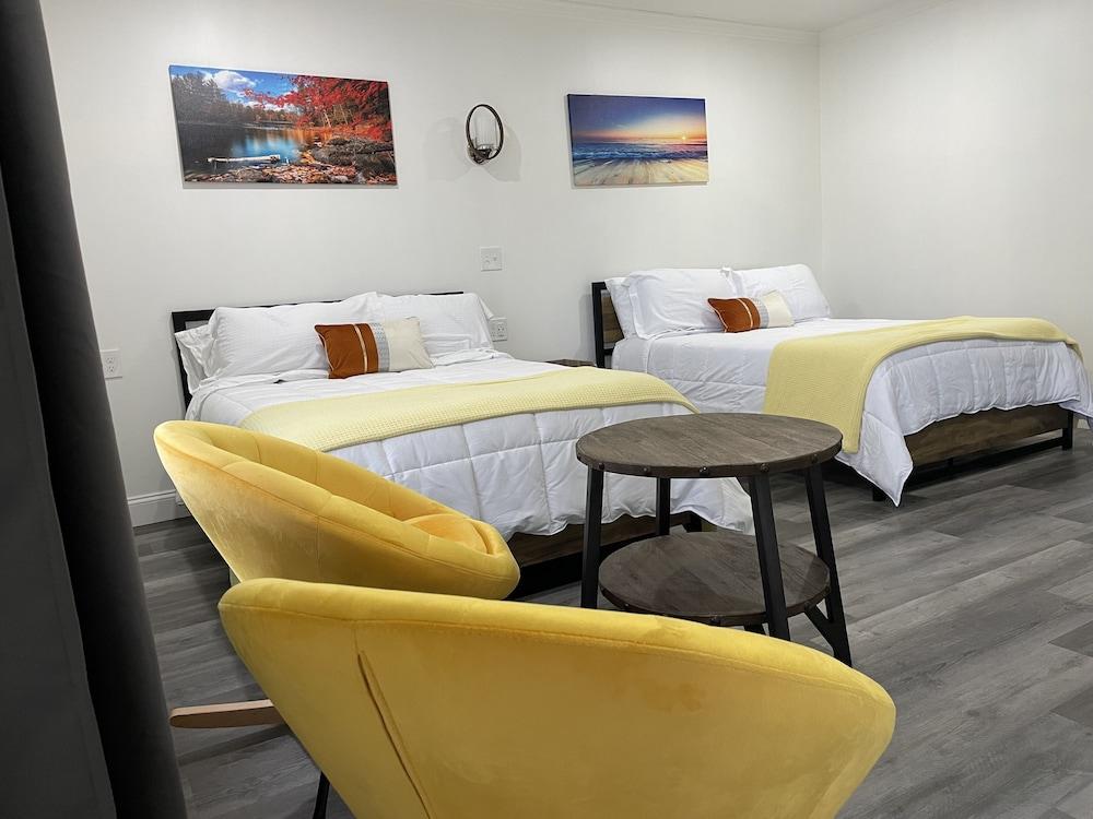 Gatehouse Motel photo 92