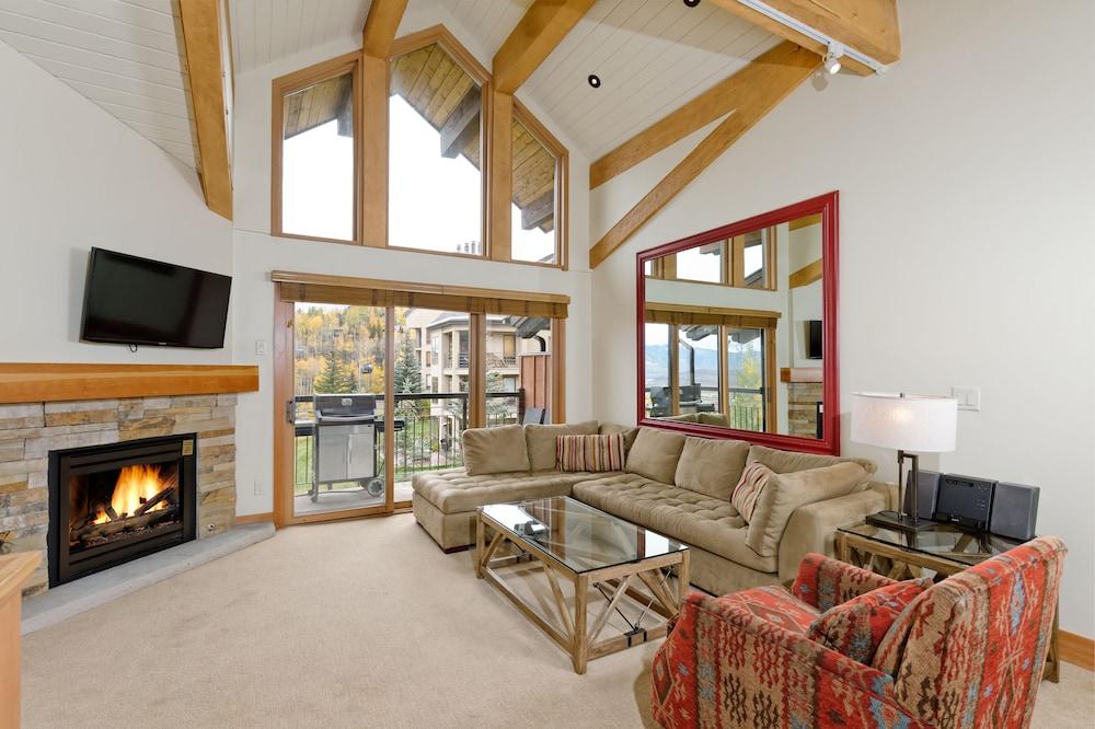 The Crestwood Condominiums photo 64