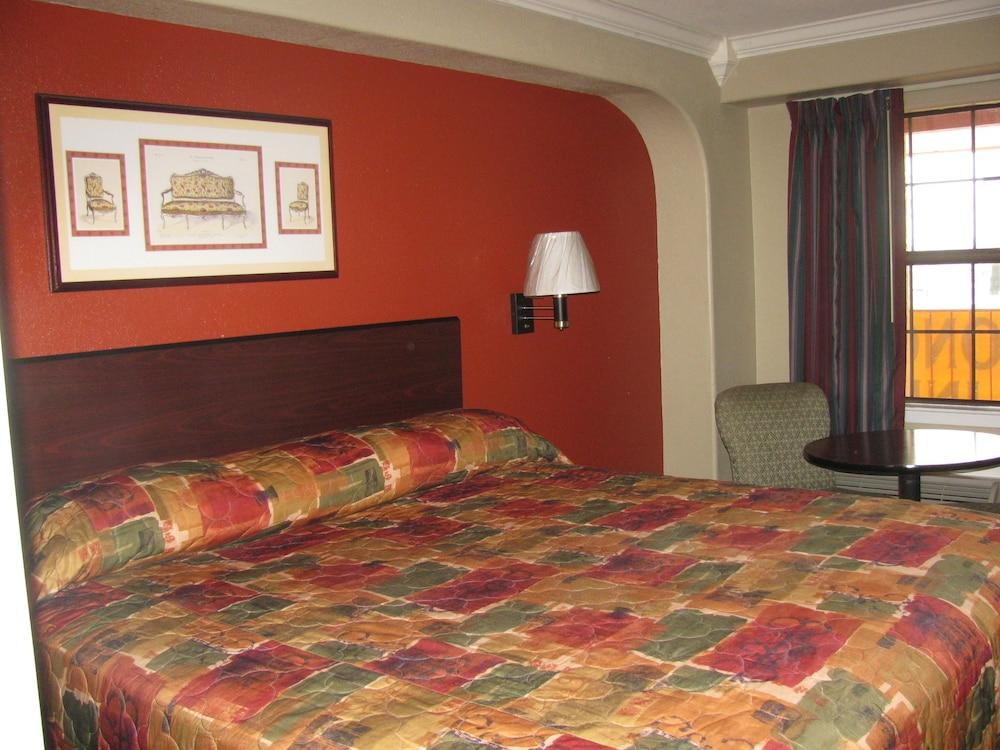 Economy Inn photo 14