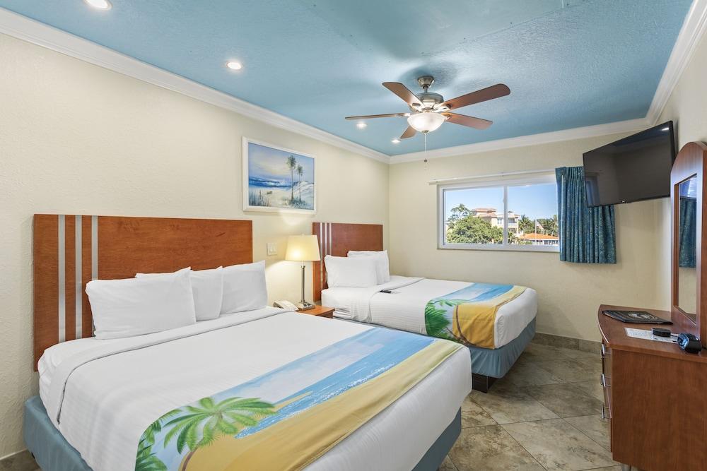 Bay Palms Waterfront Resort - Hotel and Marina photo 42