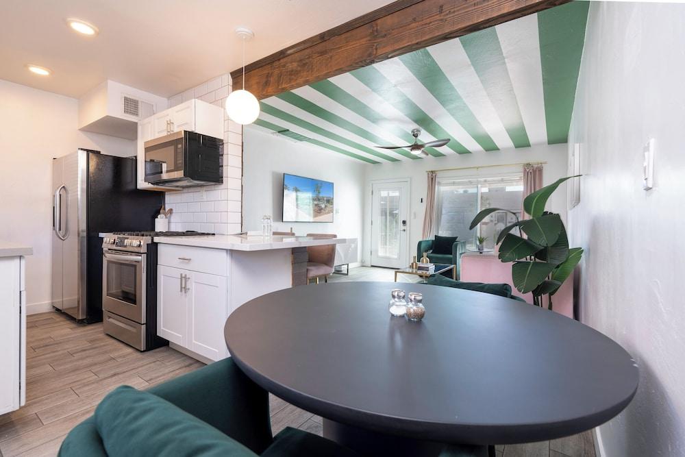 Ash & Ko Boutique Lodging photo 13