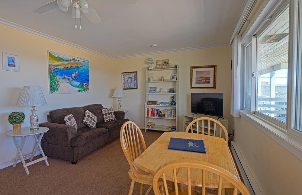 Montauk Oceanside Suites photo 16