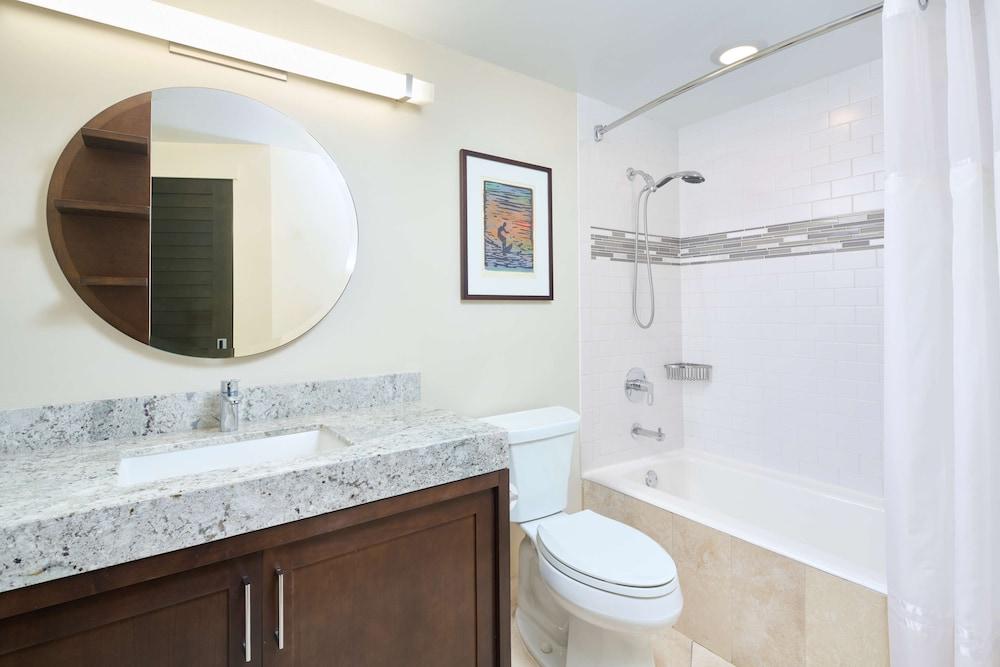 Ilikai Hotel & Luxury Suites photo 53