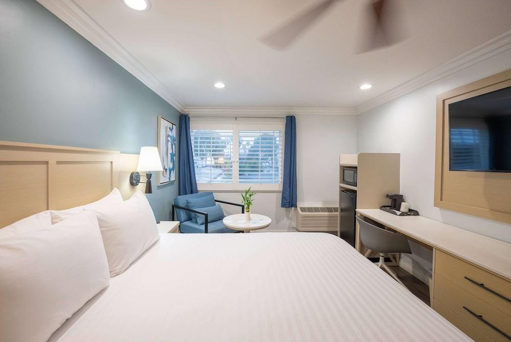 Ramada Limited Redondo Beach photo 13