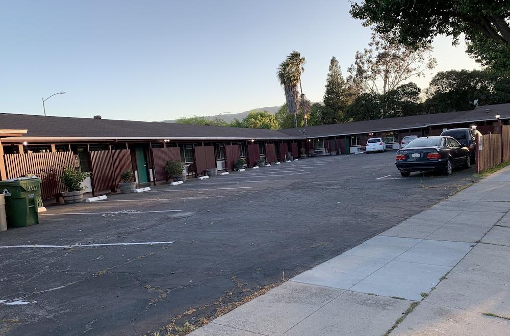 Pacheco Pass Motel photo 31
