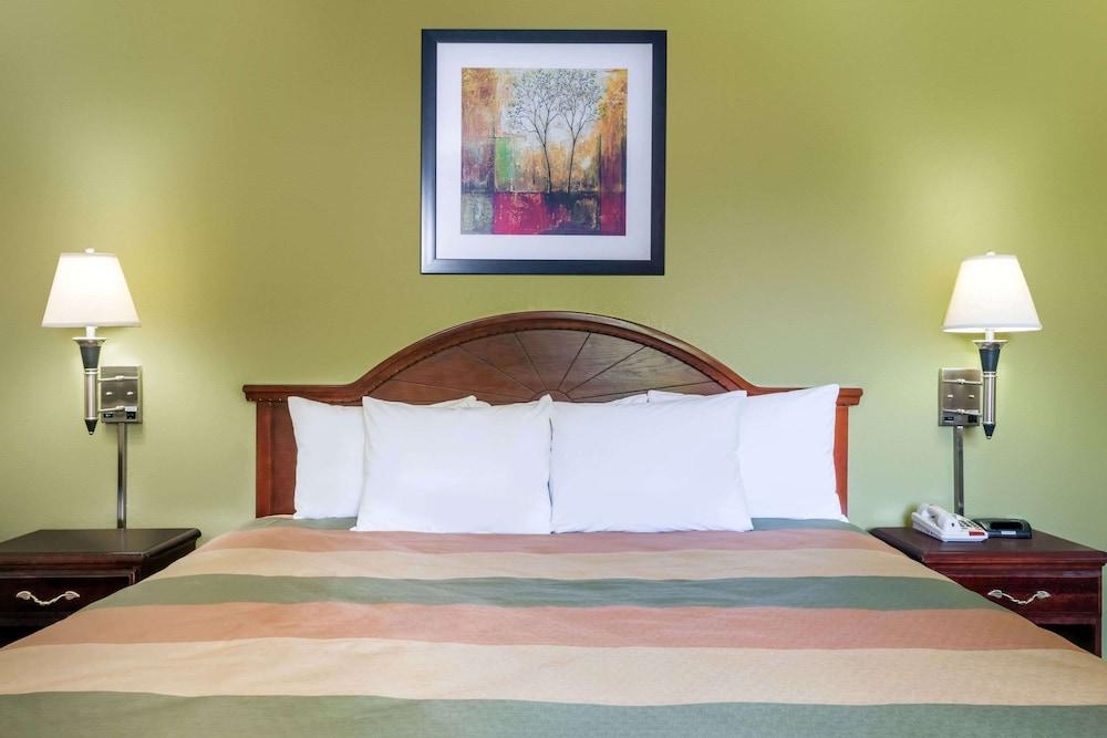 Days Inn by Wyndham Blakely photo 8