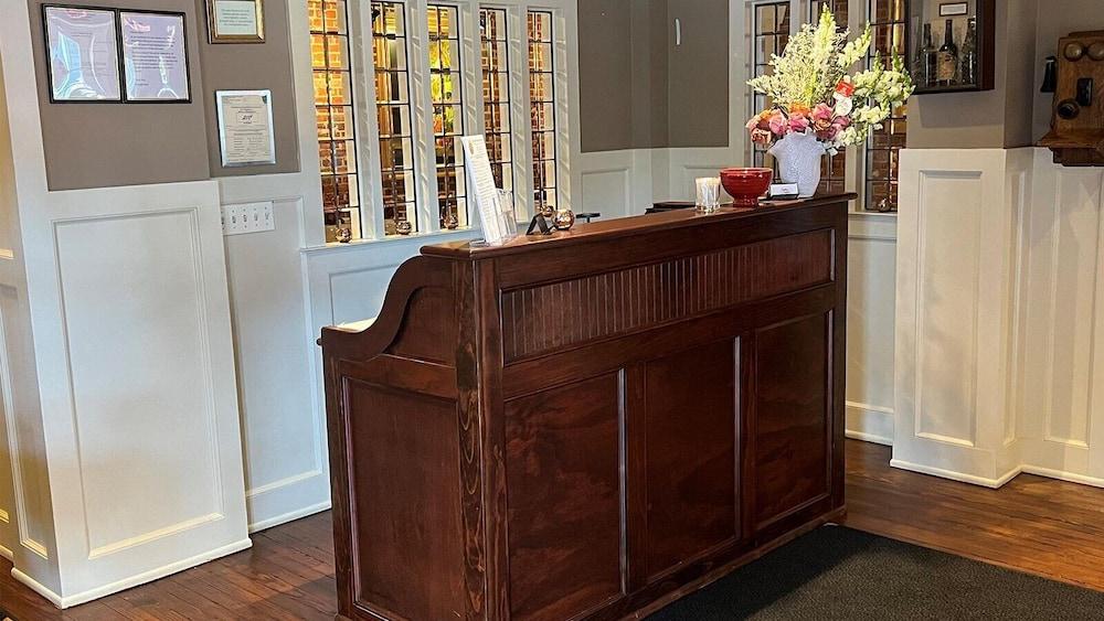 Publick House Hotel Inc. photo 2