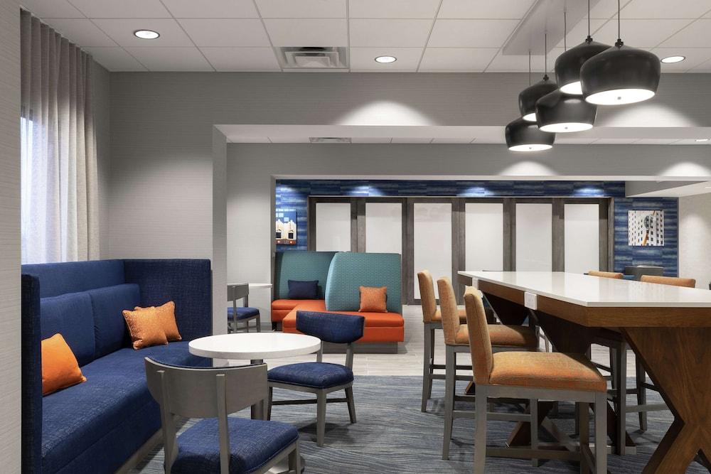 Hampton Inn O'Fallon photo 2
