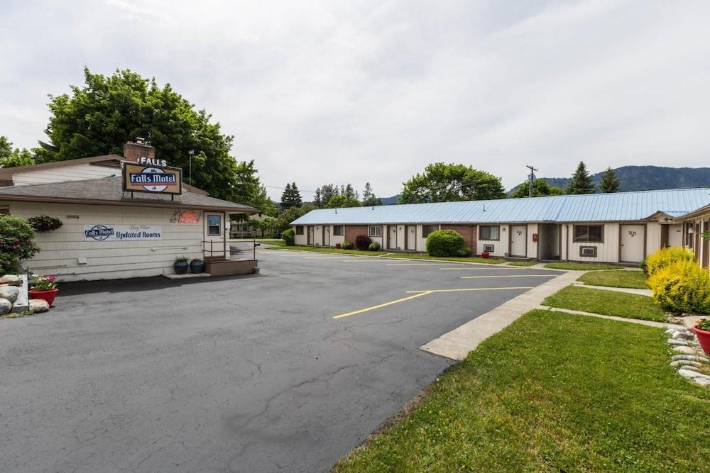 Falls Motel photo 18