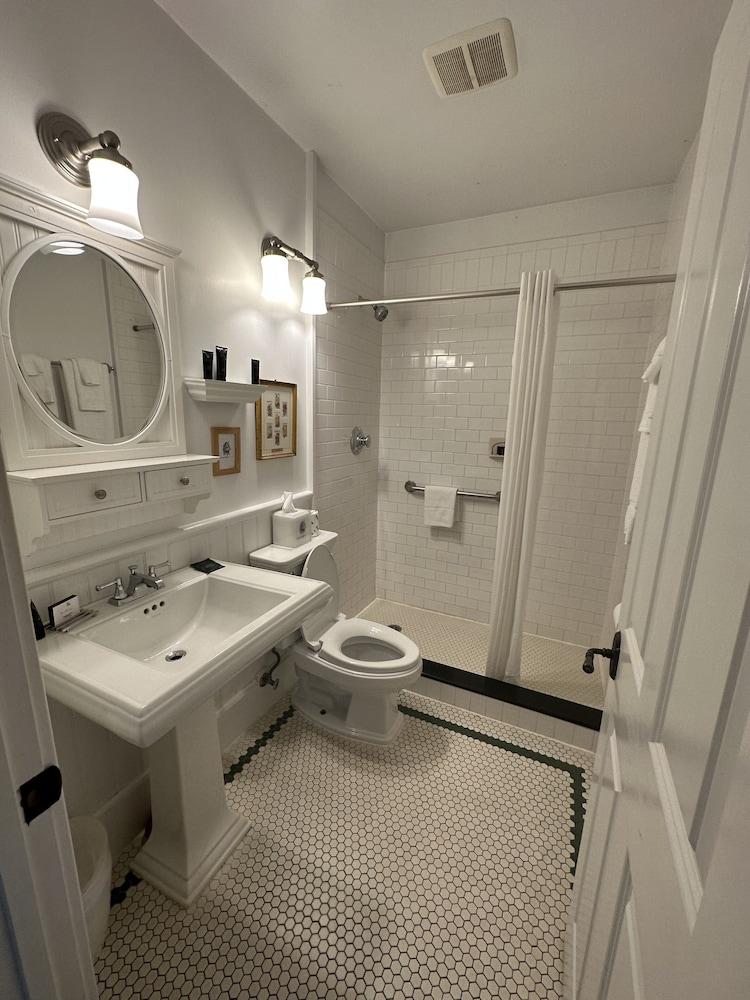 Buttermilk Falls Inn photo 10