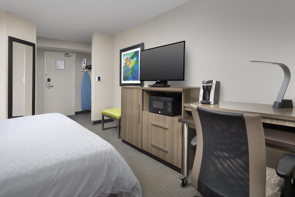 Holiday Inn Express & Suites Annapolis by IHG photo 9