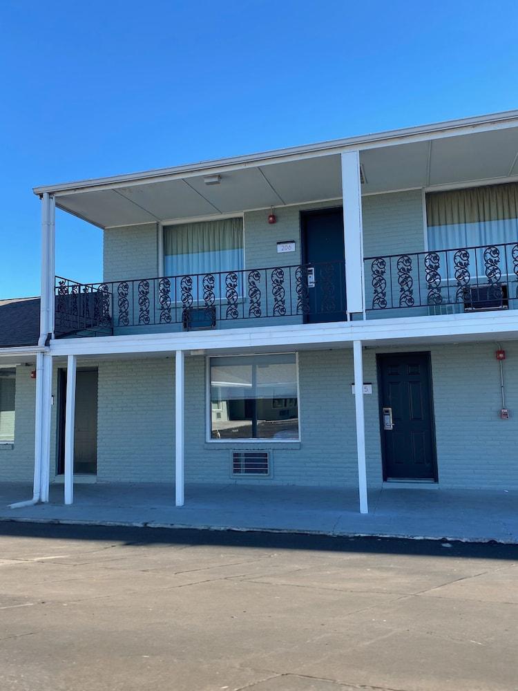 By The Way Motel Columbia photo 1