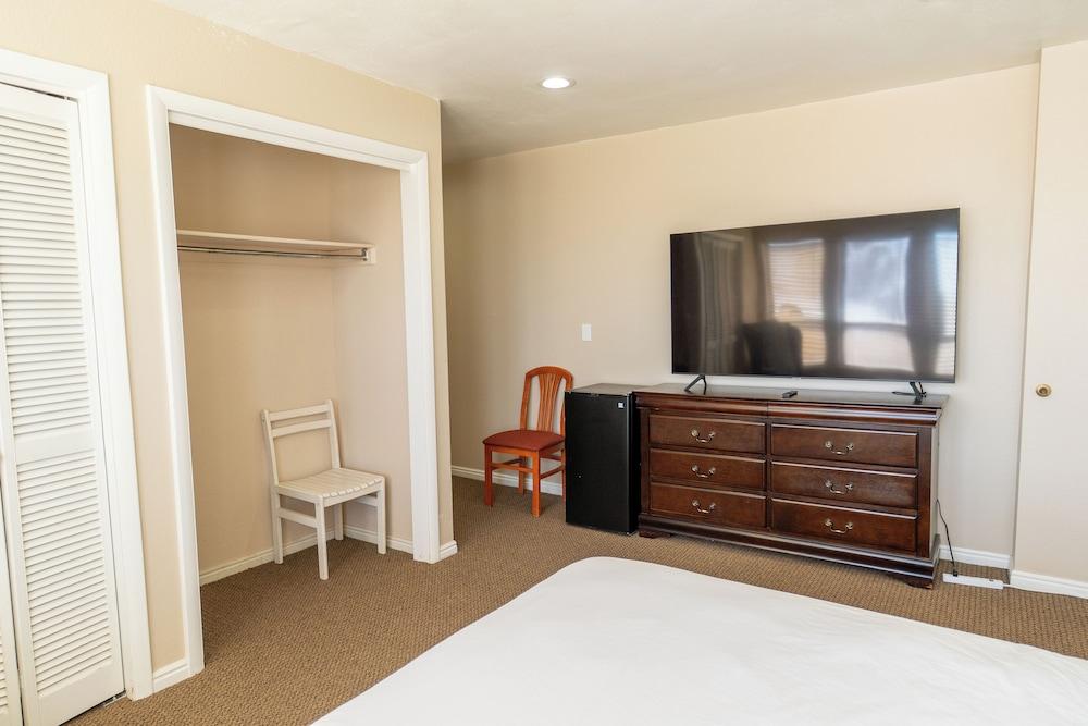 Road Creek Inn photo 51