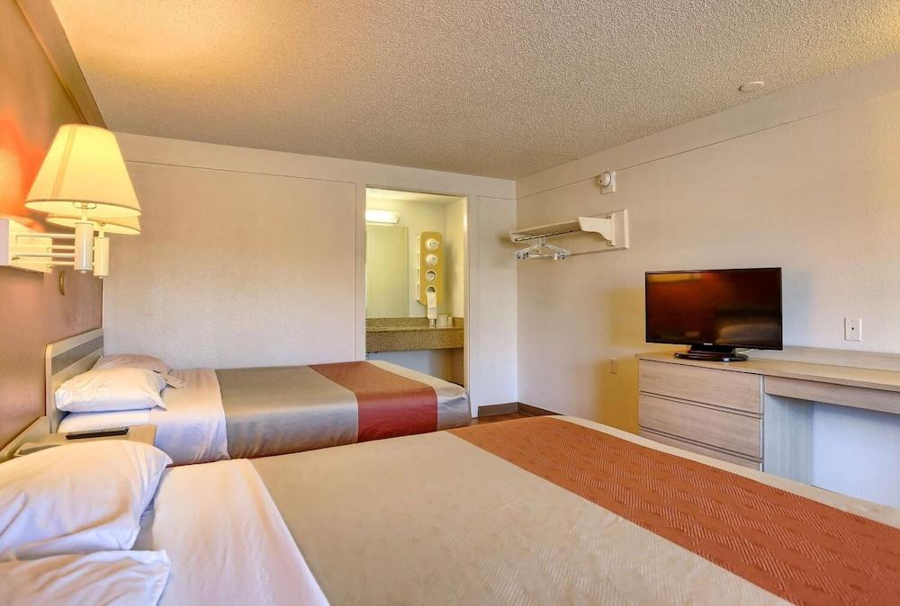 Motel 6 Hagerstown, MD photo 3