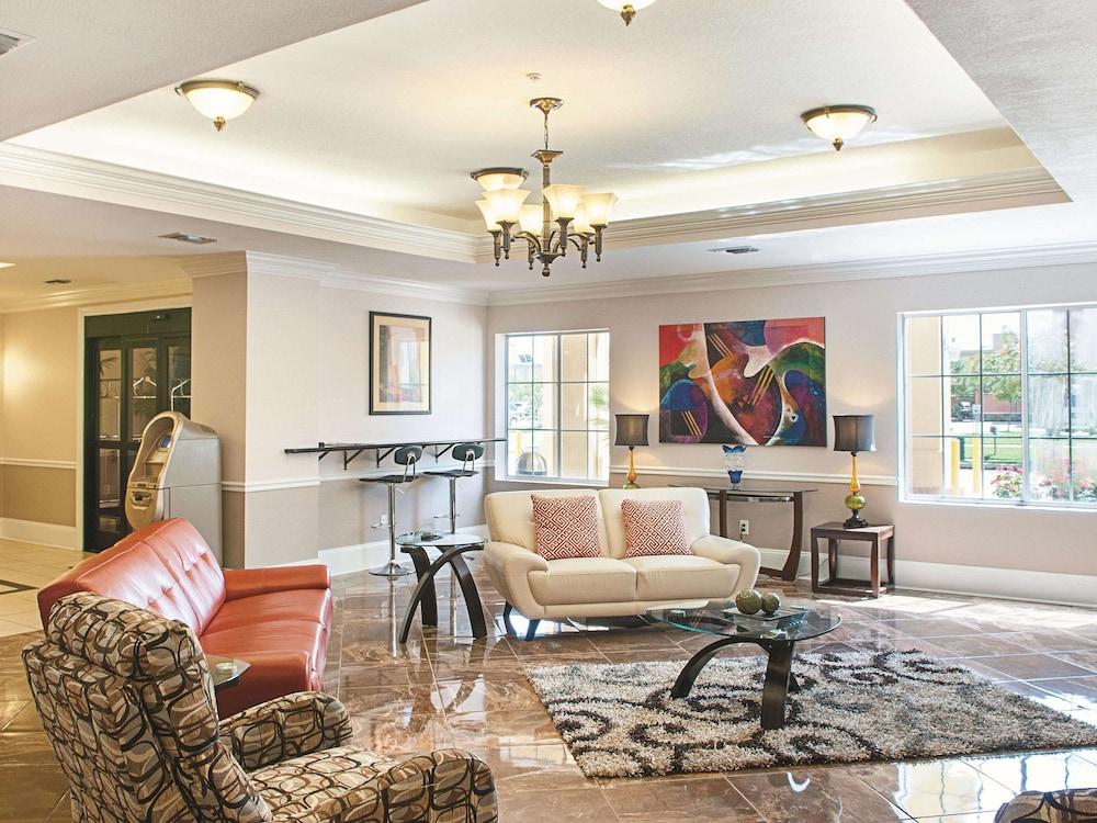 La Quinta Inn & Suites by Wyndham Slidell - North Shore Area photo 5