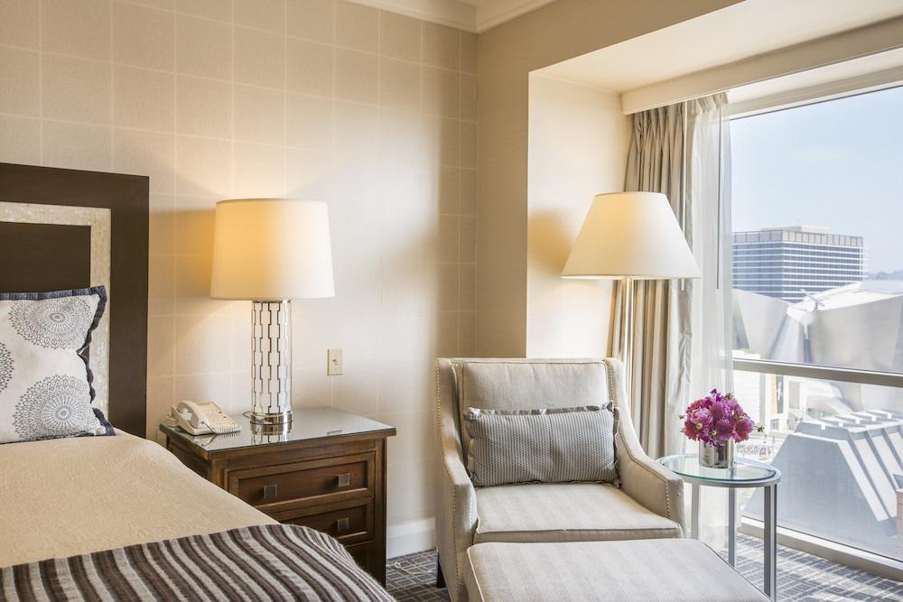 Omni Los Angeles Hotel at California Plaza photo 23