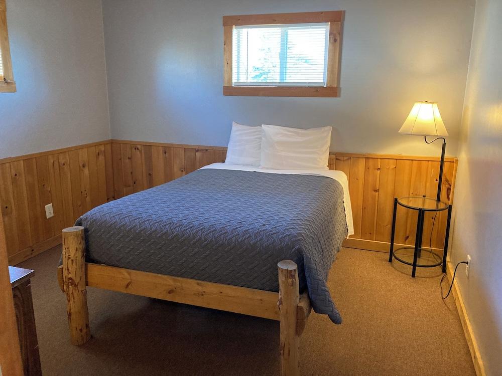 Rustic Inn photo 8