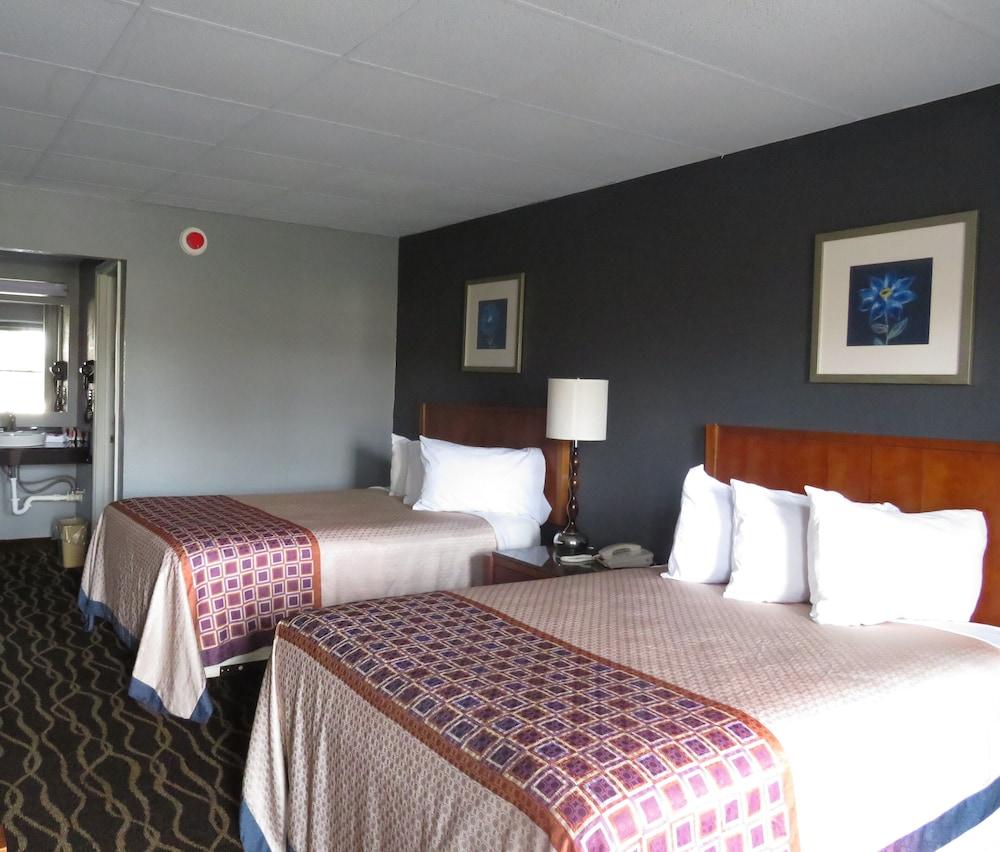 Travelodge by Wyndham Walterboro photo 42