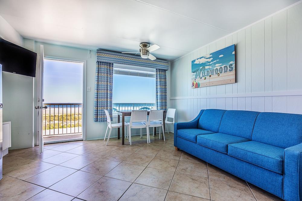 Paradise Oceanfront Resort photo 38