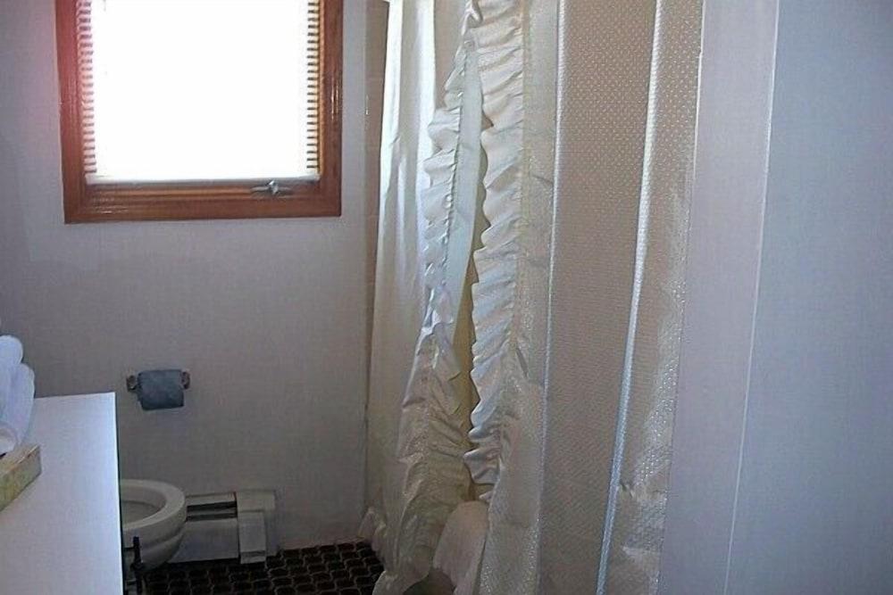 Aquarius Arms Motel photo 12