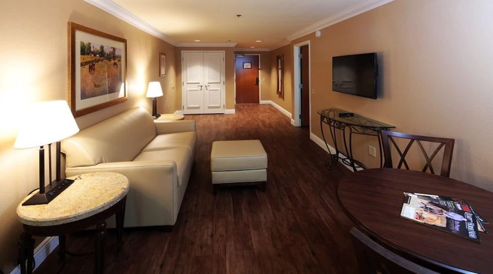 South Point Hotel, Casino, and Spa photo 9