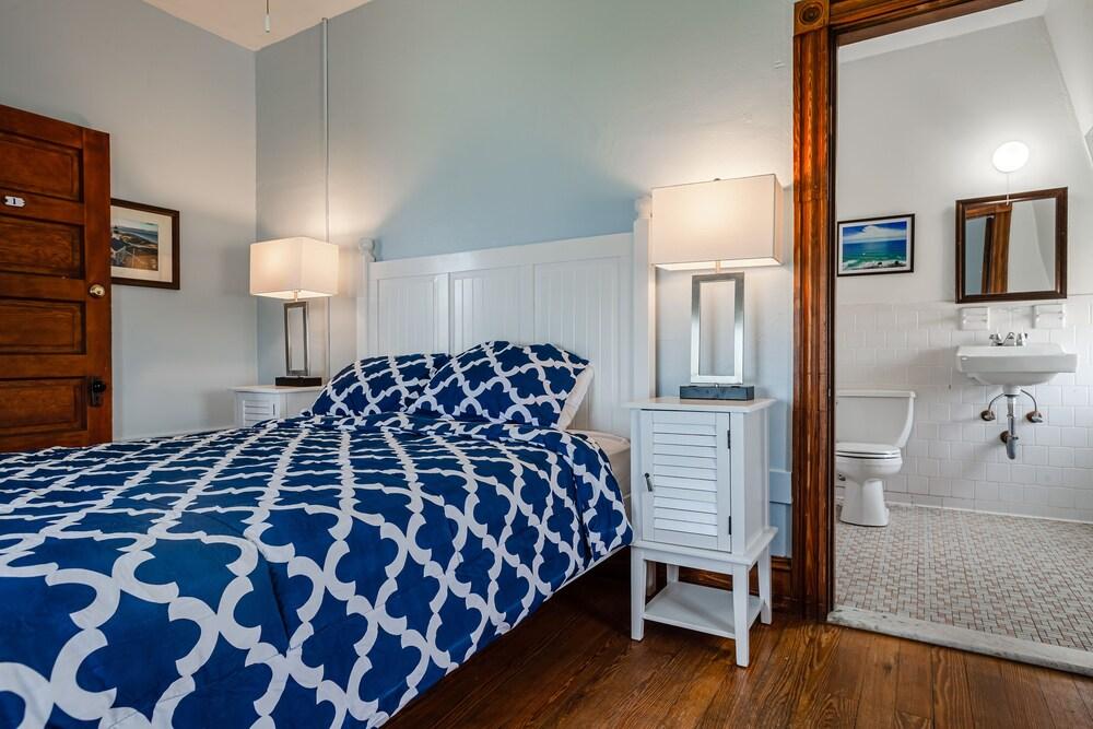 Narragansett Inn photo 61