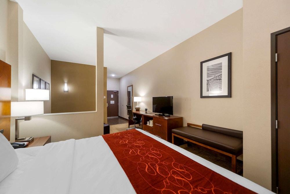 Comfort Suites La Vista - Omaha photo 13