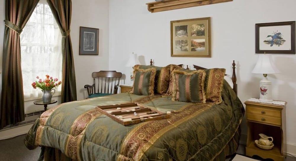 Crestmont Inn photo 12