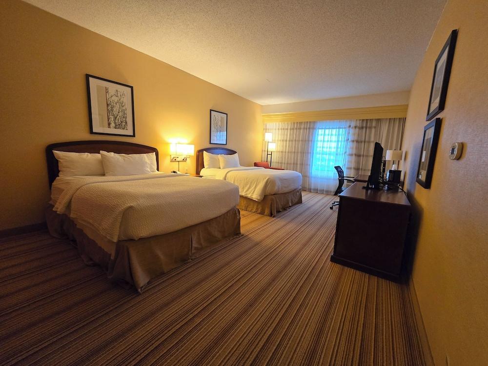Country Inn & Suites by Radisson, Convention Center photo 8