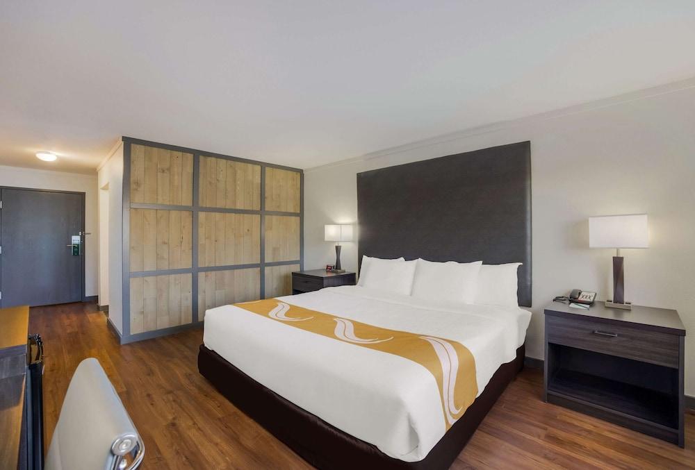 Quality Inn & Suites Castle Rock/SW Denver photo 5