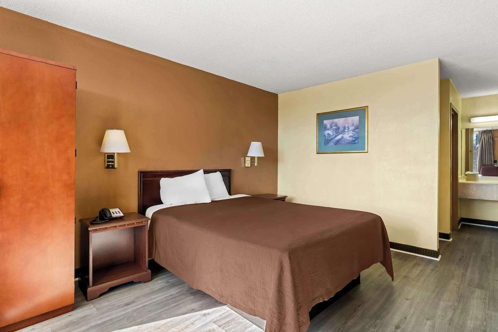 Rodeway Inn Monroe photo 26