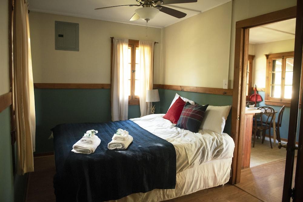 Forest Hill Lodge & Cabins photo 2