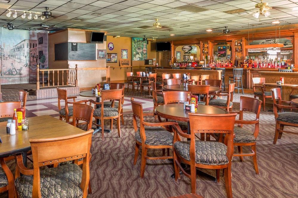 Ramada by Wyndham Houma photo 13