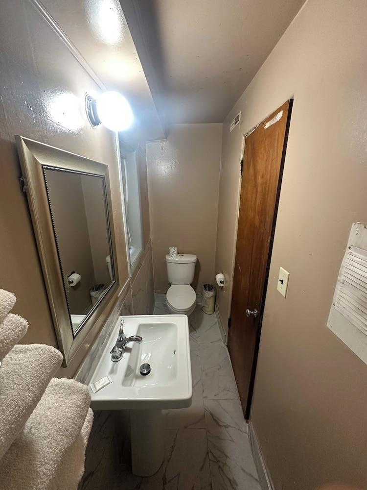 Oasis Inn Kenosha photo 9