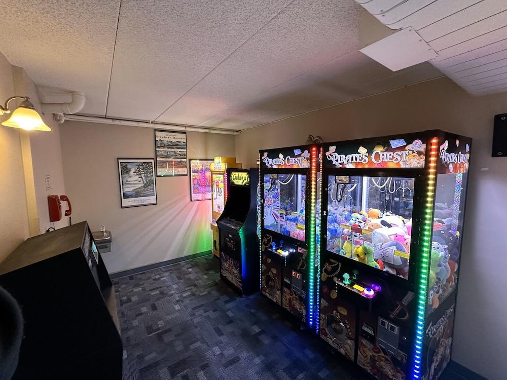 Econo Lodge Duluth near Miller Hill Mall photo 45