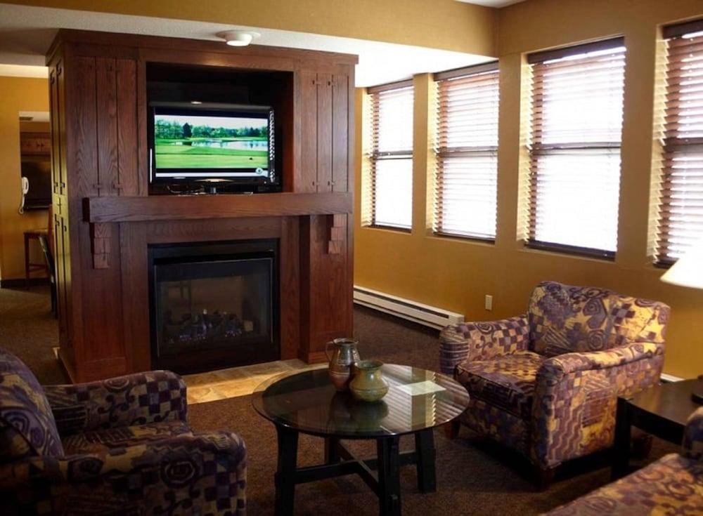 Holiday Inn Pewaukee - Milwaukee West by IHG photo 7
