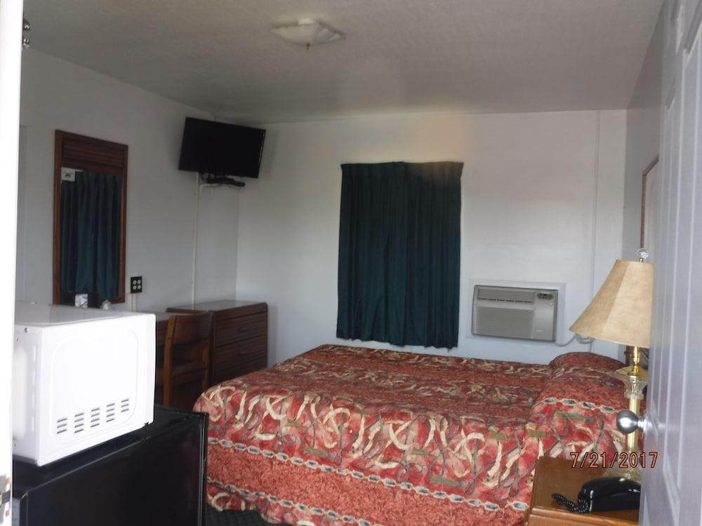 Blue Ridge Motel photo 13