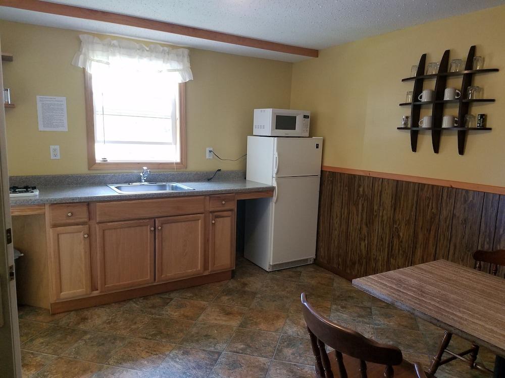 Sunnyside Motel & Cottages photo 8
