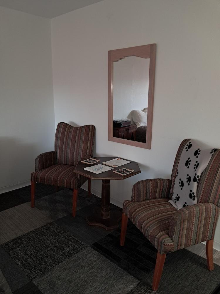 Southwest Motel photo 12