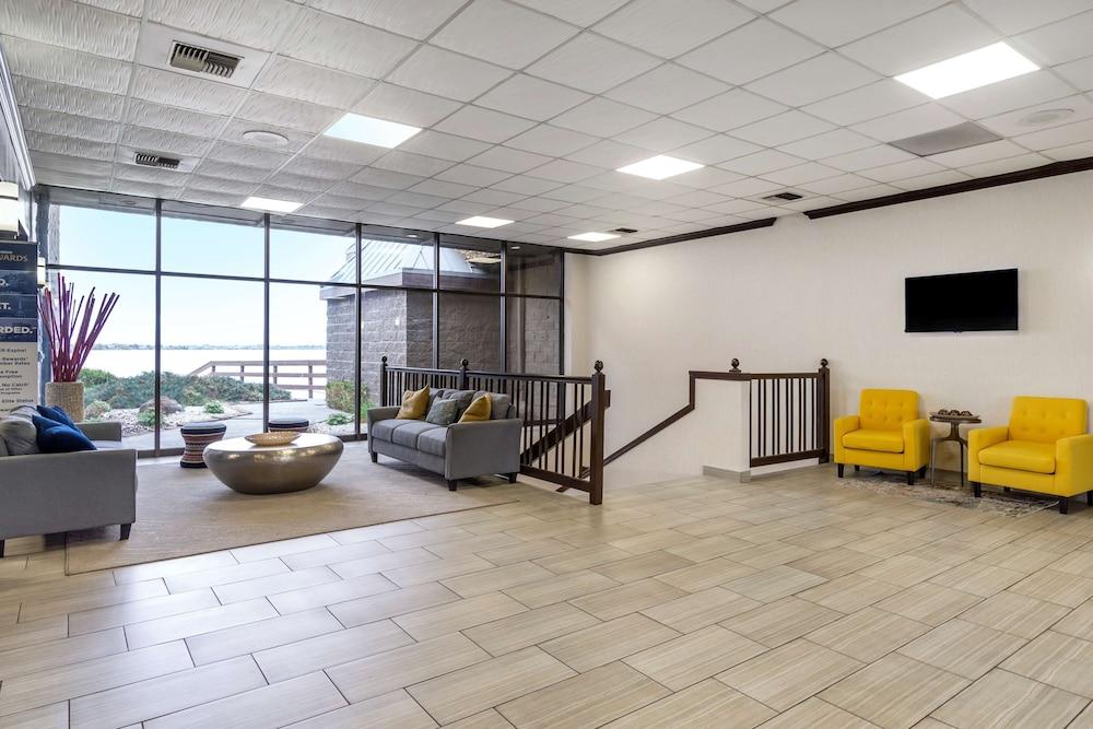 Best Western Plus Lake Front Hotel photo 40