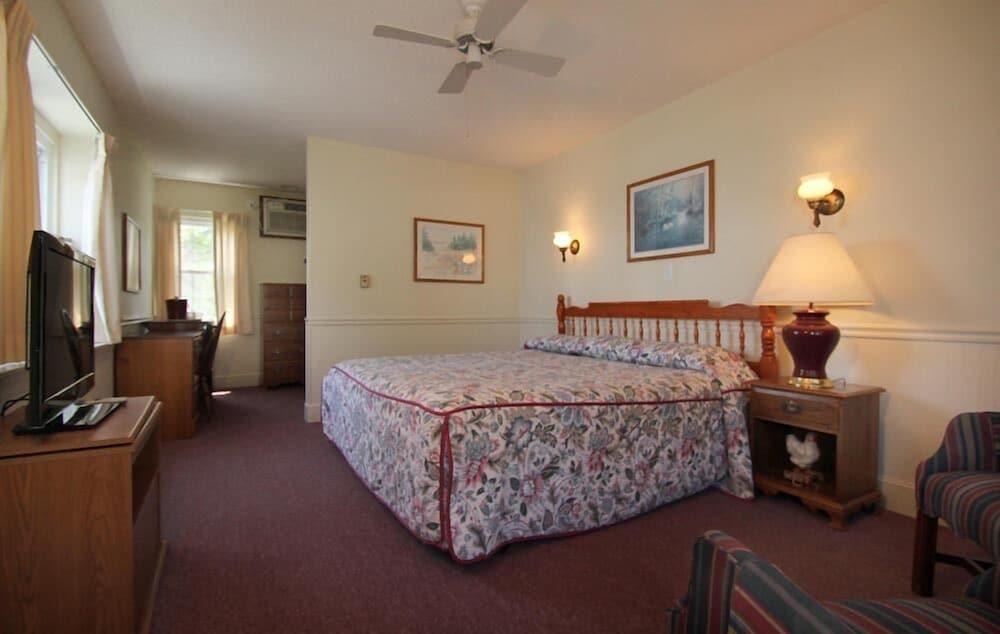 Holiday House Inn photo 15