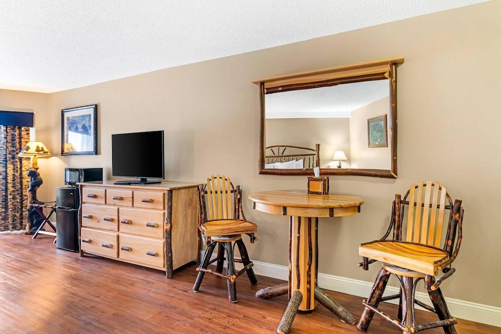 Black Bear Inn, an Ascend Collection Hotel photo 27